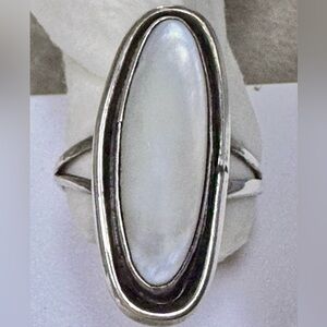 Vintage Sterling Mother of Pearl Navajo Ring